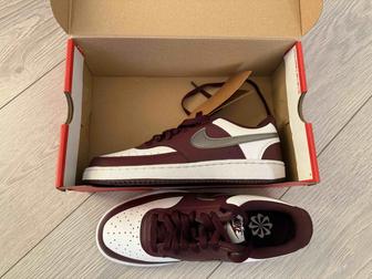 Продаю Найк кроссовки