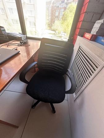 Продам офисное кресло