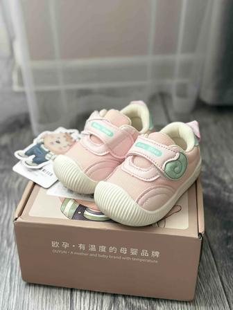 Детские кроссовки