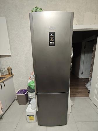 Продам холодильник Hotpoint Ariston