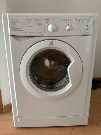 Продам стиральную машину Indesit