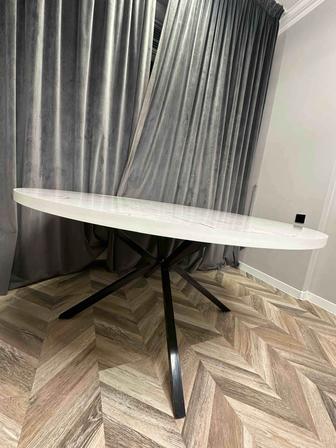 Круглый кухонный стол