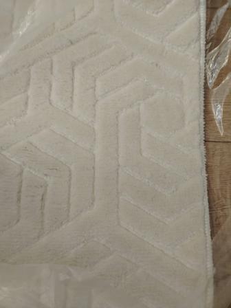 Продается мягкий пушистый коврик в ванную Турция