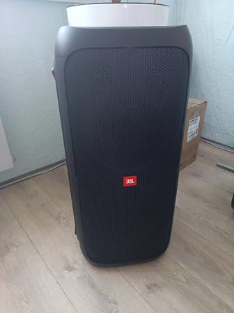 Продам беспроводную колонку JBL310