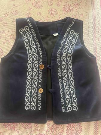 Продам национальную жилетку рост 92-98