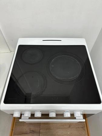 Продам кухонную плиту Hansa