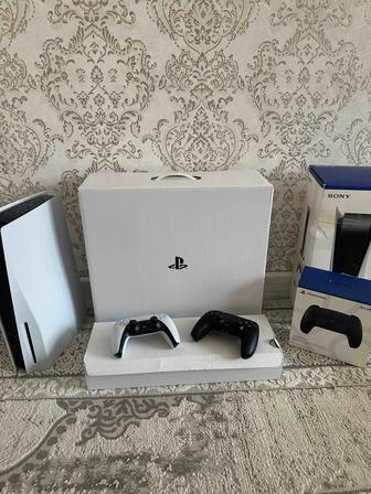 Продам PlayStation 5 2 джойстика пс 5