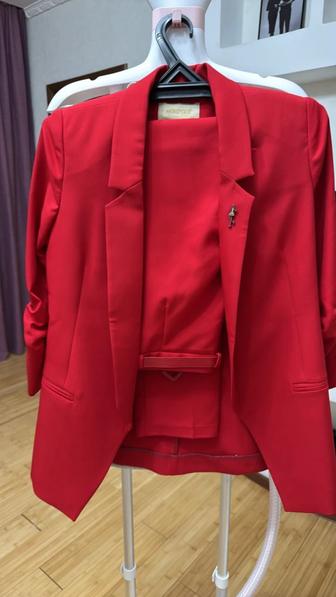 Брючный костюм