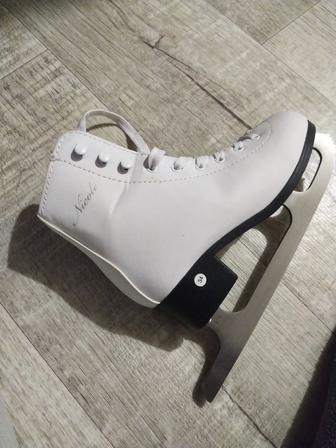 Коньки фигурные