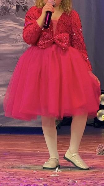 Продам платье нарядное для девочки