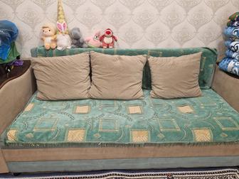 Продается диван с двумя кресломи