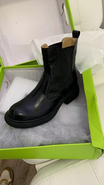 Зимние кожаные сапоги