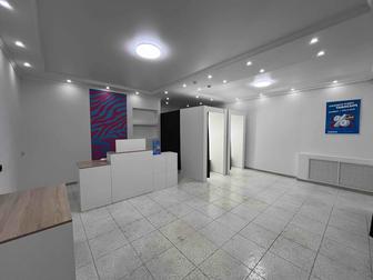 Продам мебель (примерочные, столы)