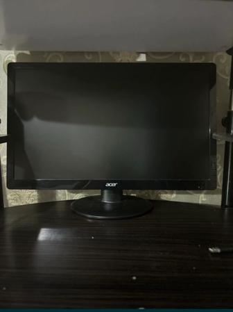 Срочно продам компьютер монитор колонки стол