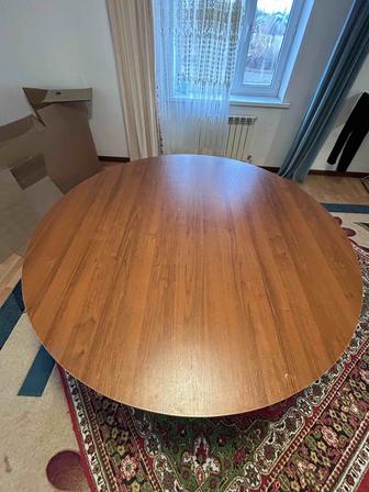 Продам большой стол кухонный