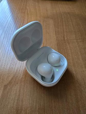 Беспроводные наушники Samsung Galaxy Buds 2