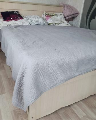 Кровать