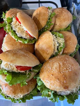 Домашняя выпечка. Хот дог, сэндвич, бургер, пицца.