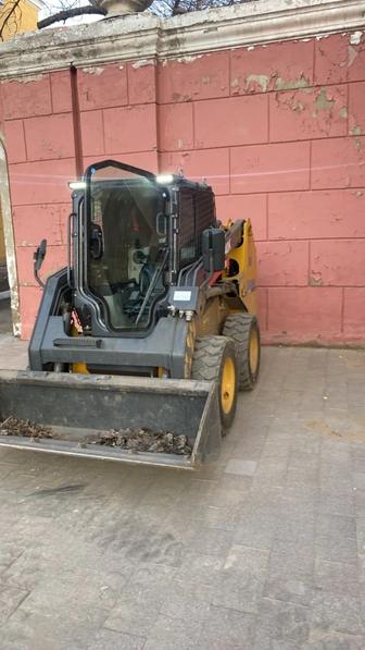 Услуга мини погрузчики бобкэт есть щетка