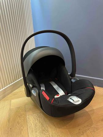 Продается автокресло Cybex