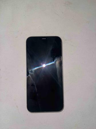 Продам Айфон 12