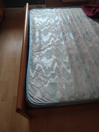 Продам кровать с матрасом