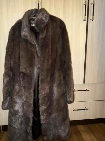 Роскошная Норковая Шуба , Ниже колена , Цвет Горький Шоколад