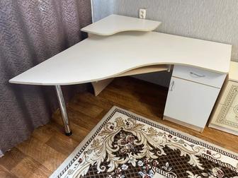 Продам компьютерный стол