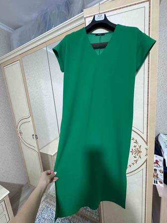 Зеленое платье