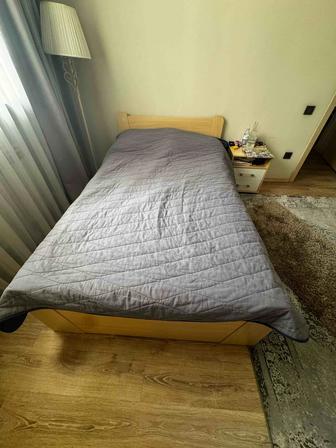 Кровать с матрасом