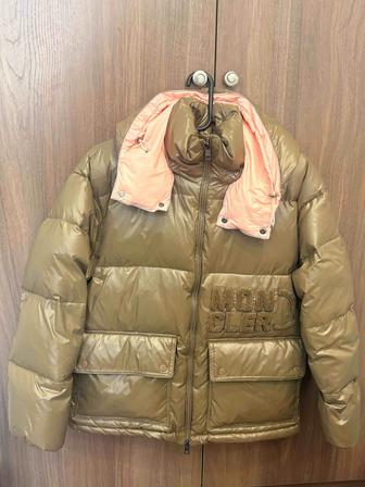 Продам куртку Moncler