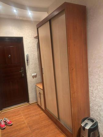Продам прихожку с тумбочкой..