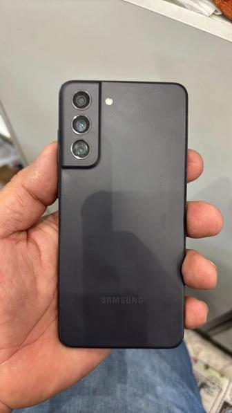 Продам Samsung S 21 FE 5G в отличном состояние память 256 GB