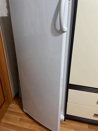 Продам морозильную камеру