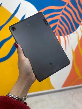 Lenovo Tab M8