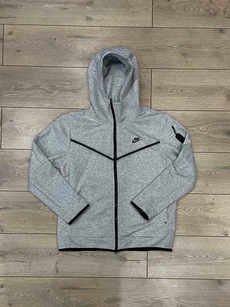 Nike Tech Fleece