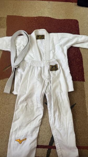 Отдам кимоно для дзюдо на мальчика 5-6 лет