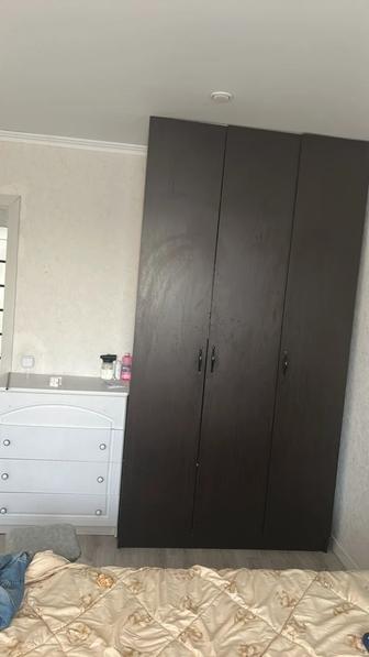 Продаю мебель шкаф кровать и тумбу