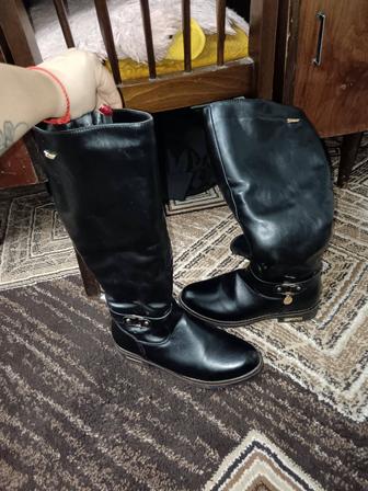 Женские зимние сапоги