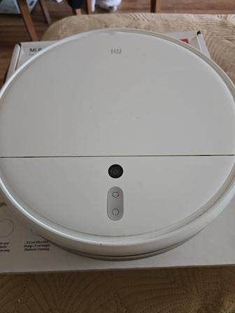 Продам робот пылесос xiaomi
