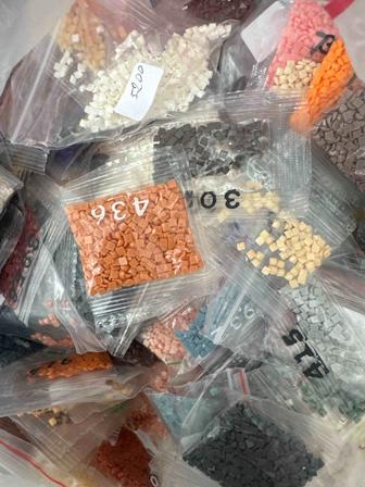 Продам акриловые стразы для алмазной мозаики