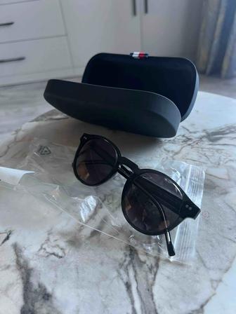 Продам оригинальные брендовые очки Tommy Hilfiger