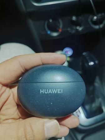 Продам наушники Huawei i5