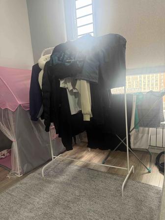 Продаю вешалку ikea в идеальном состоянии