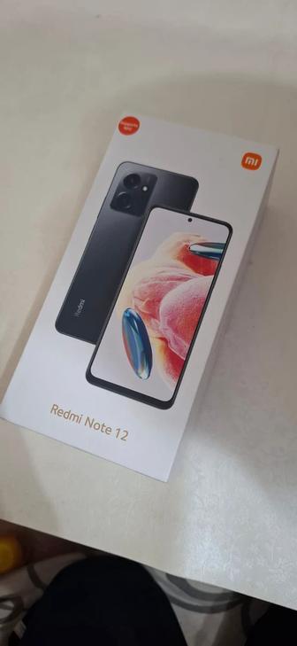 Телефон Redmi Note 12