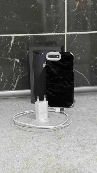 iPhone 8 Plus в идеальном состоянии