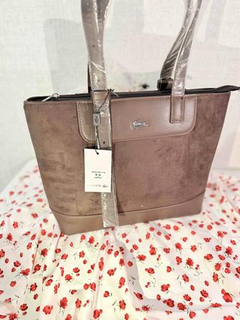 Сумки и аксессуары для женщин