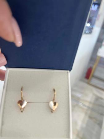 Продам золотые серьги