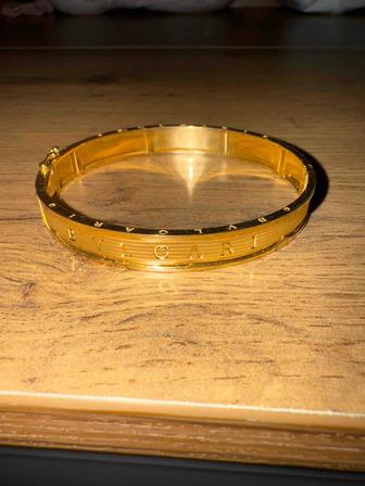 Золотой браслет Булгари