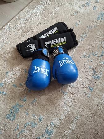 Продам боксерские перчатки